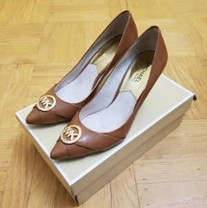 Michael Kors Caroline Charm Pump